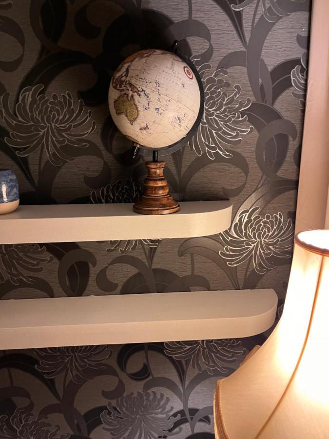 Luxury Cosy Retreat Apt ลอนดอน ภายนอก รูปภาพ