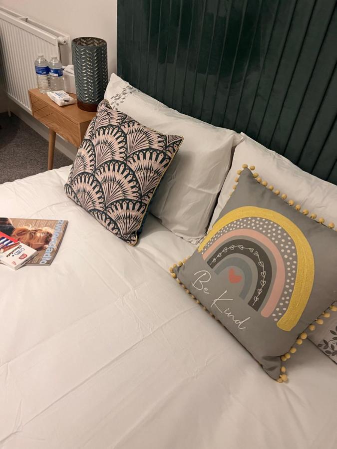 Luxury Cosy Retreat Apt ลอนดอน ภายนอก รูปภาพ
