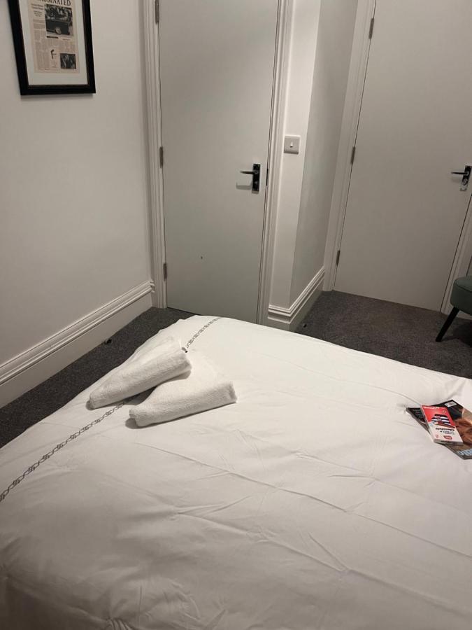 Luxury Cosy Retreat Apt ลอนดอน ภายนอก รูปภาพ